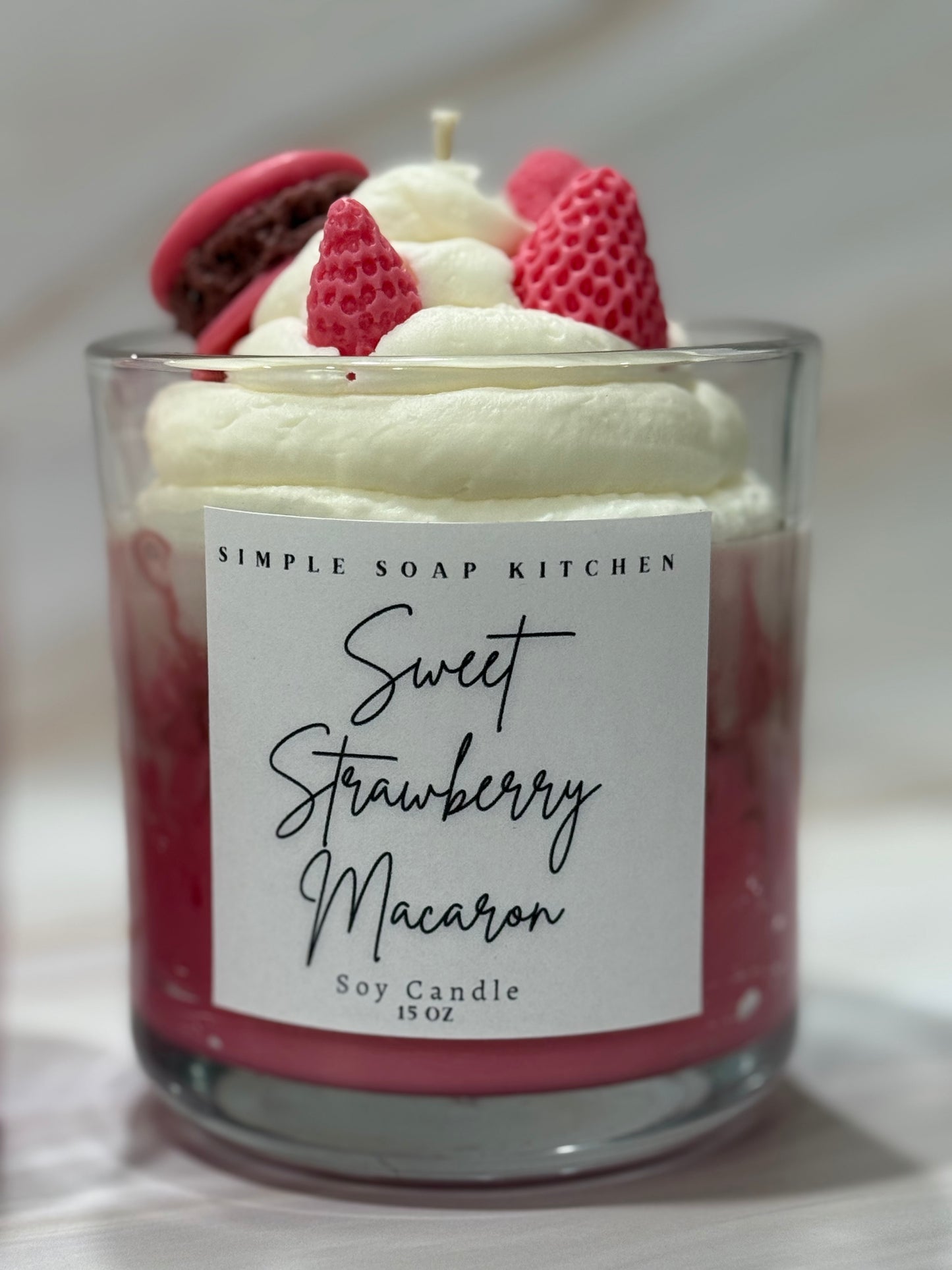 Sweet Strawberry Macaron 15oz Candle 🍓🕯️
